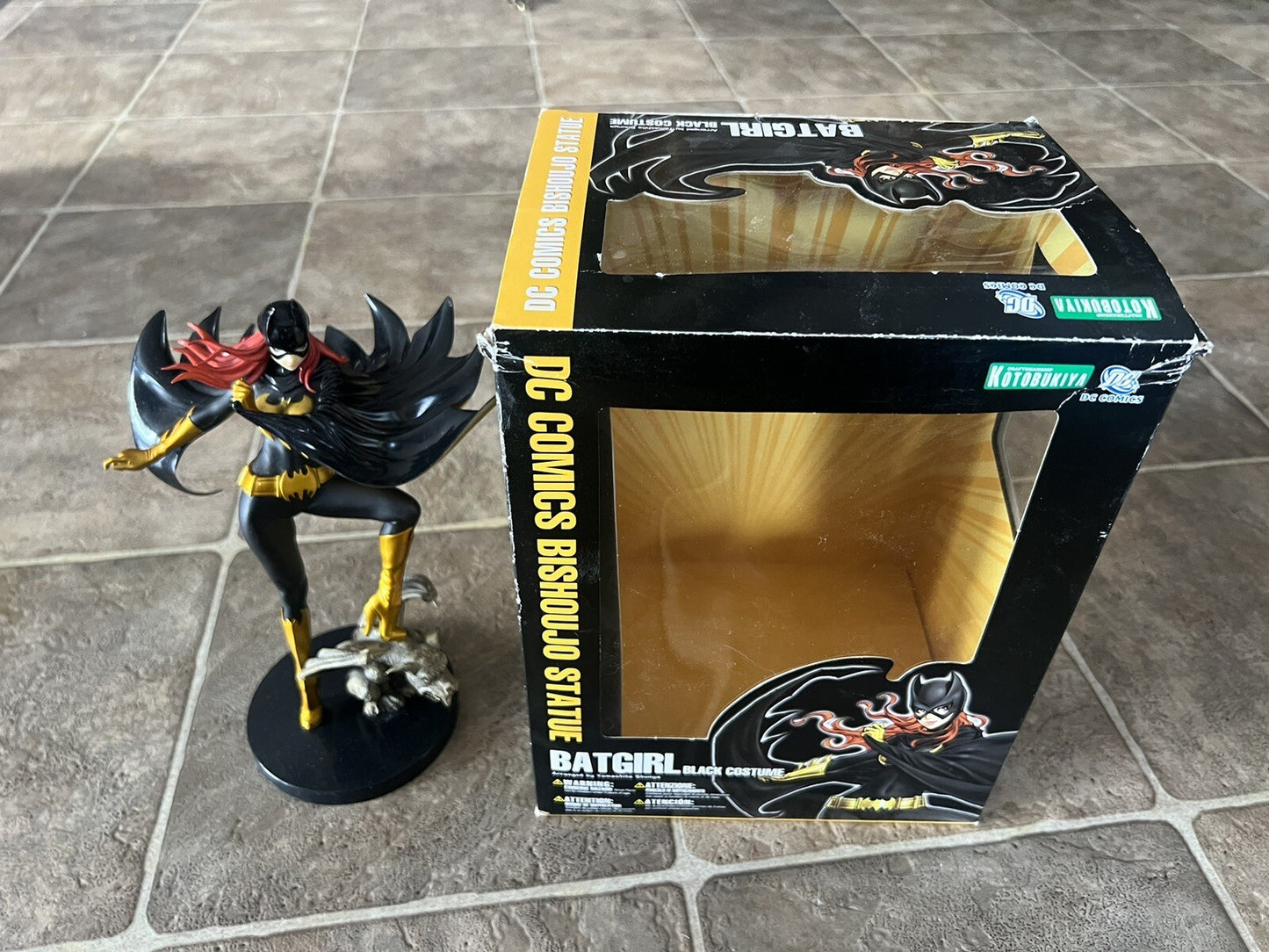DC Comics Batgirl Black Costume Figure 2012 CIB NO PLASTIC INSERT FOR FIGURE