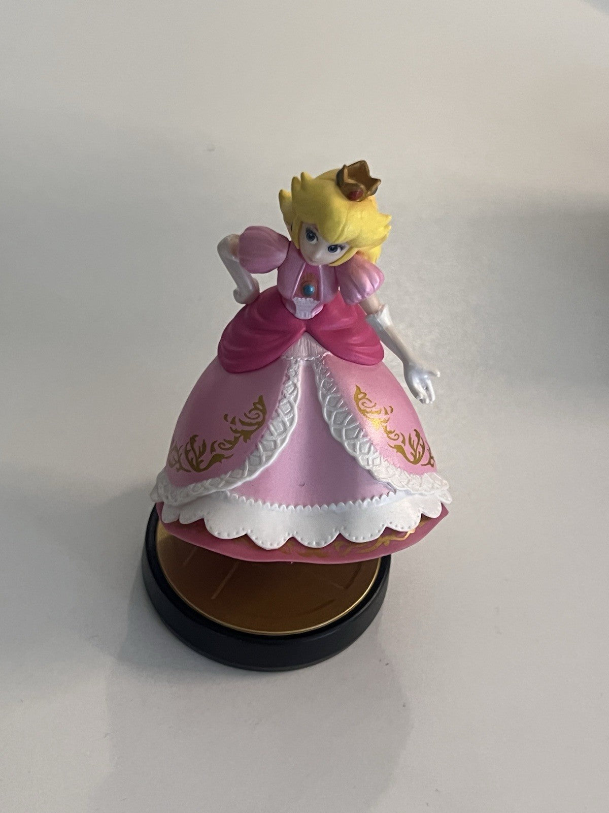 Nintendo Princess Peach Super Smash Bros amiibo Figure