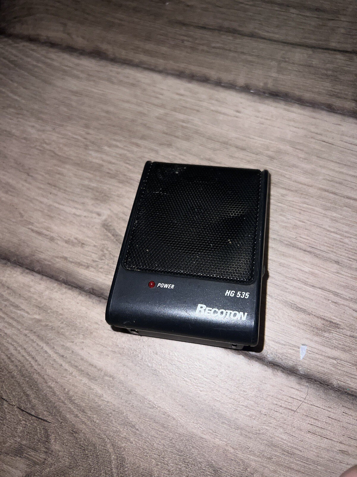 HG 535 Recoton Speaker Battery Operated No Cords