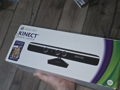 Microsoft Xbox 360 Kinect Sensor Bar CIB Complete With Kinect Adventures