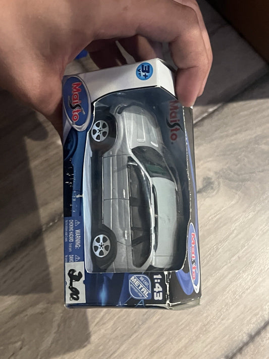 LE7863 MAISTO 21198 1/43 1:43 Voiture Mini Cooper gris argent toit noir