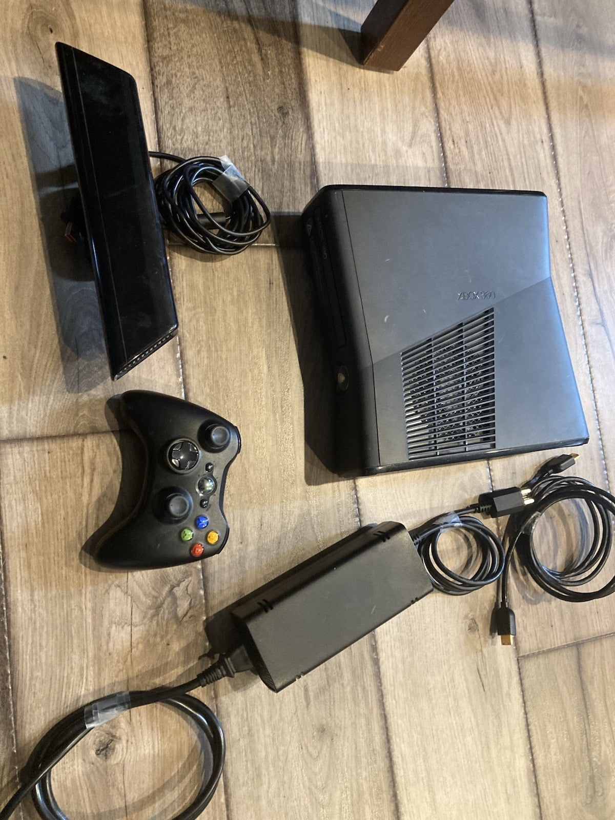 Microsoft Xbox 360 S 4GB Black Console 1 Controller Kinect All Cords Tested
