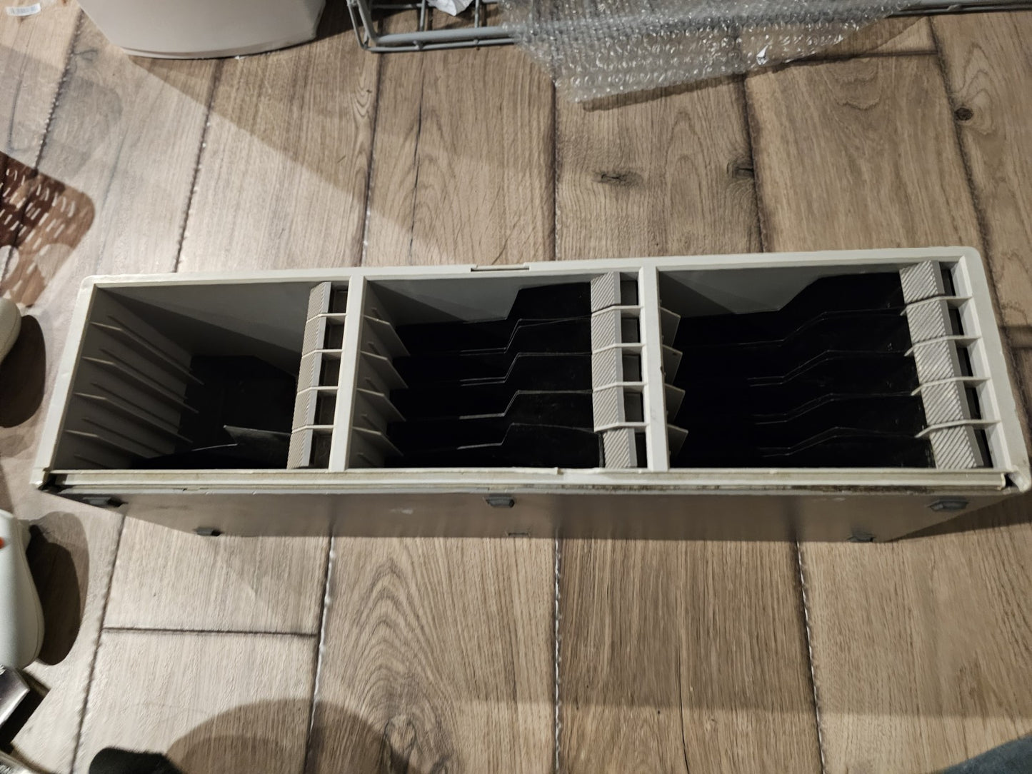 Nintendo NES 15 Game Storage Case Cartridge Holder Laserline Rack