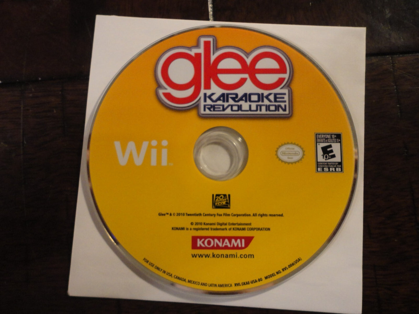 Karaoke Revolution: Glee (Nintendo Wii, 2011) DISC ONLY