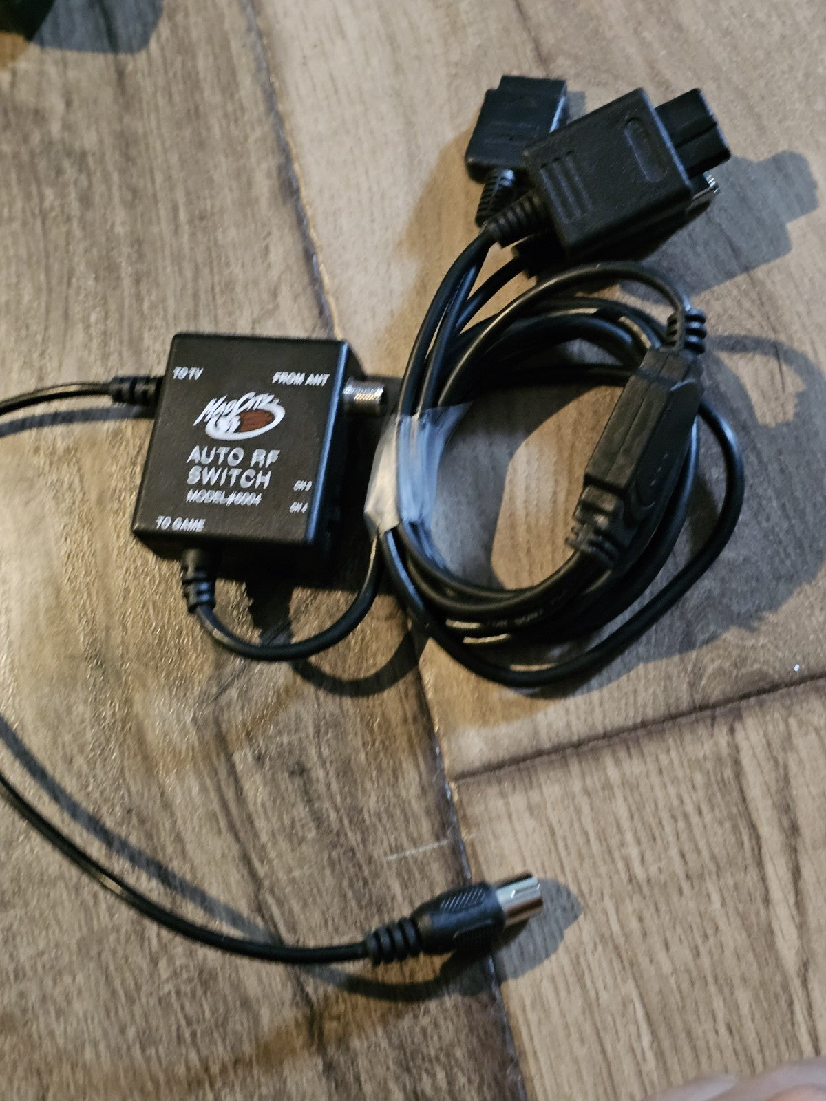 Madcatz 3in1 Auto RF Switch GameCube Xbox PlayStation 1 PS2 Model #6004
