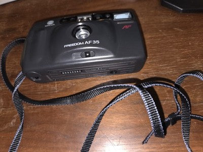 Minolta Freedom AF 35 Point & Shoot 35mm Film Camera Untested Power