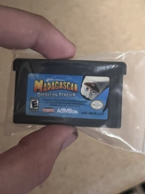 Madagascar: Operation Penguin (Nintendo Game Boy Advance, 2005) CART ONLY