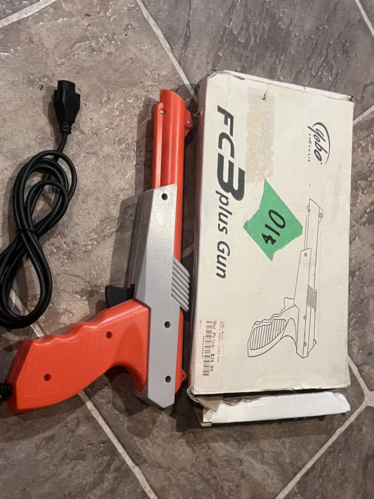 FC 3 plus Gun CIB COMPLETE IN BOX NES NINTENDO